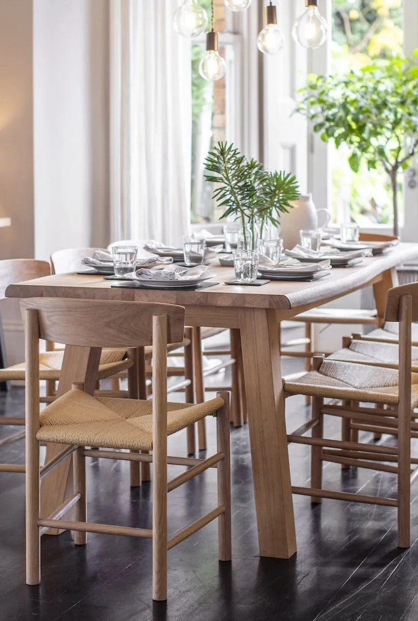 Oak Veneer Dining Table.