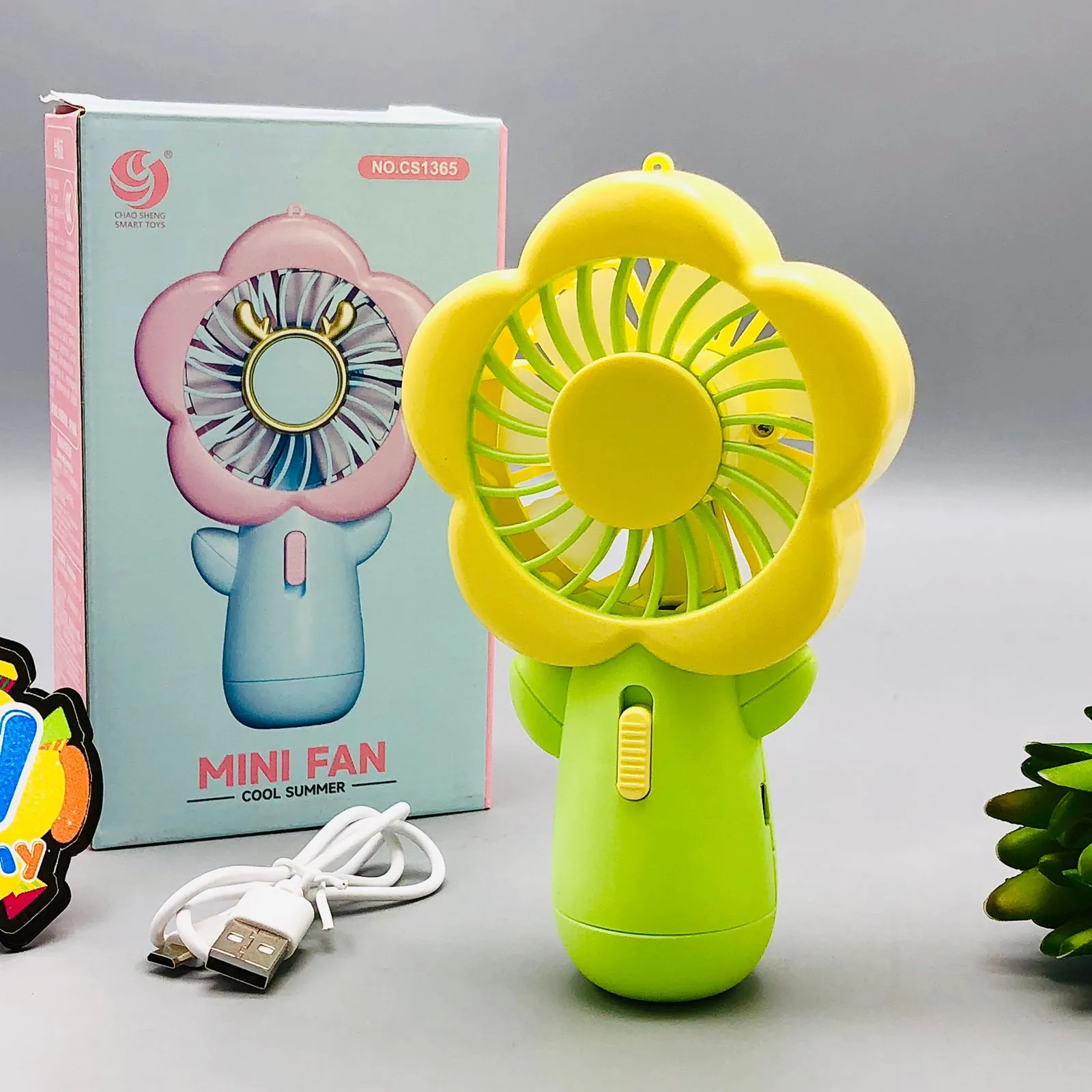 Rechargeable Flower Shaped Mini Fan With USB