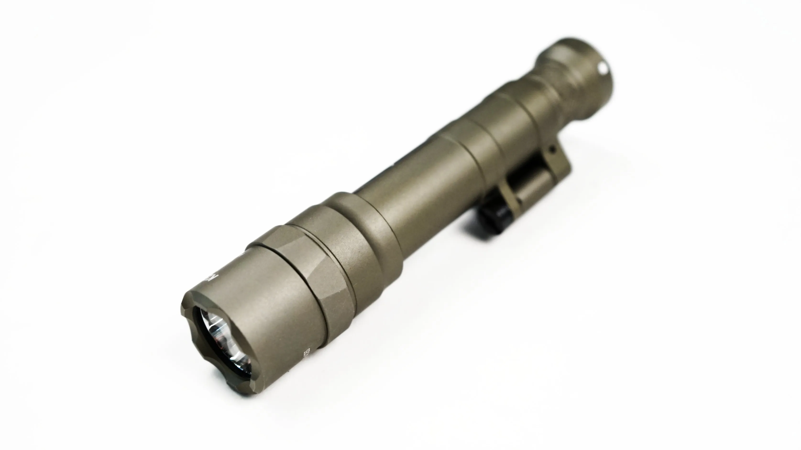 Torii F640 DF LED Flashlight